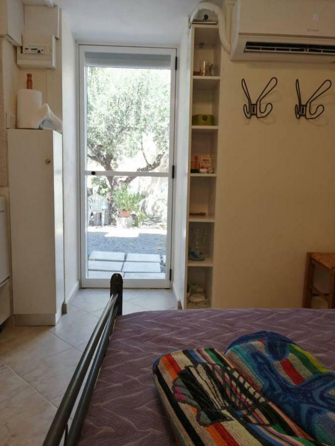 Rodomelo Cute Studio 1 Leonídion Екстериор снимка
